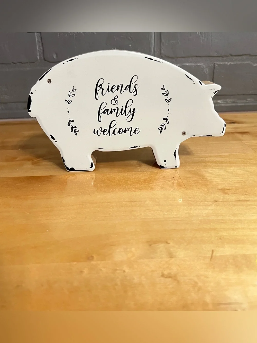 “friends family welcome”  8” x 5” White Farmhouse Country Pig Silhouette Sign